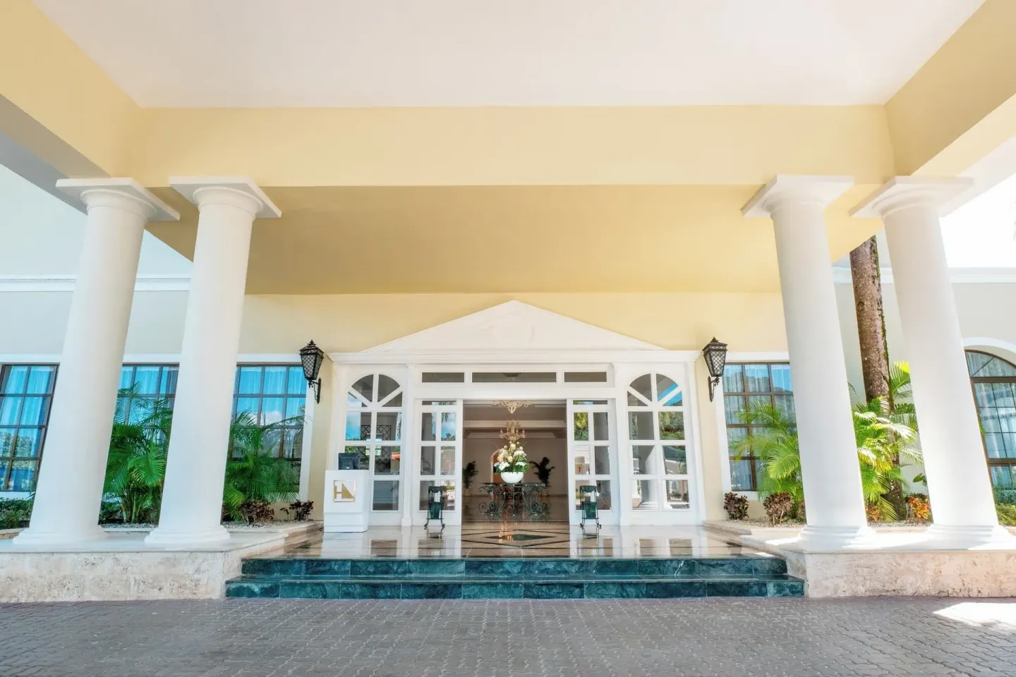 Symmetrical front portico and lobby doors at Eurostars Grand Cayacoa.