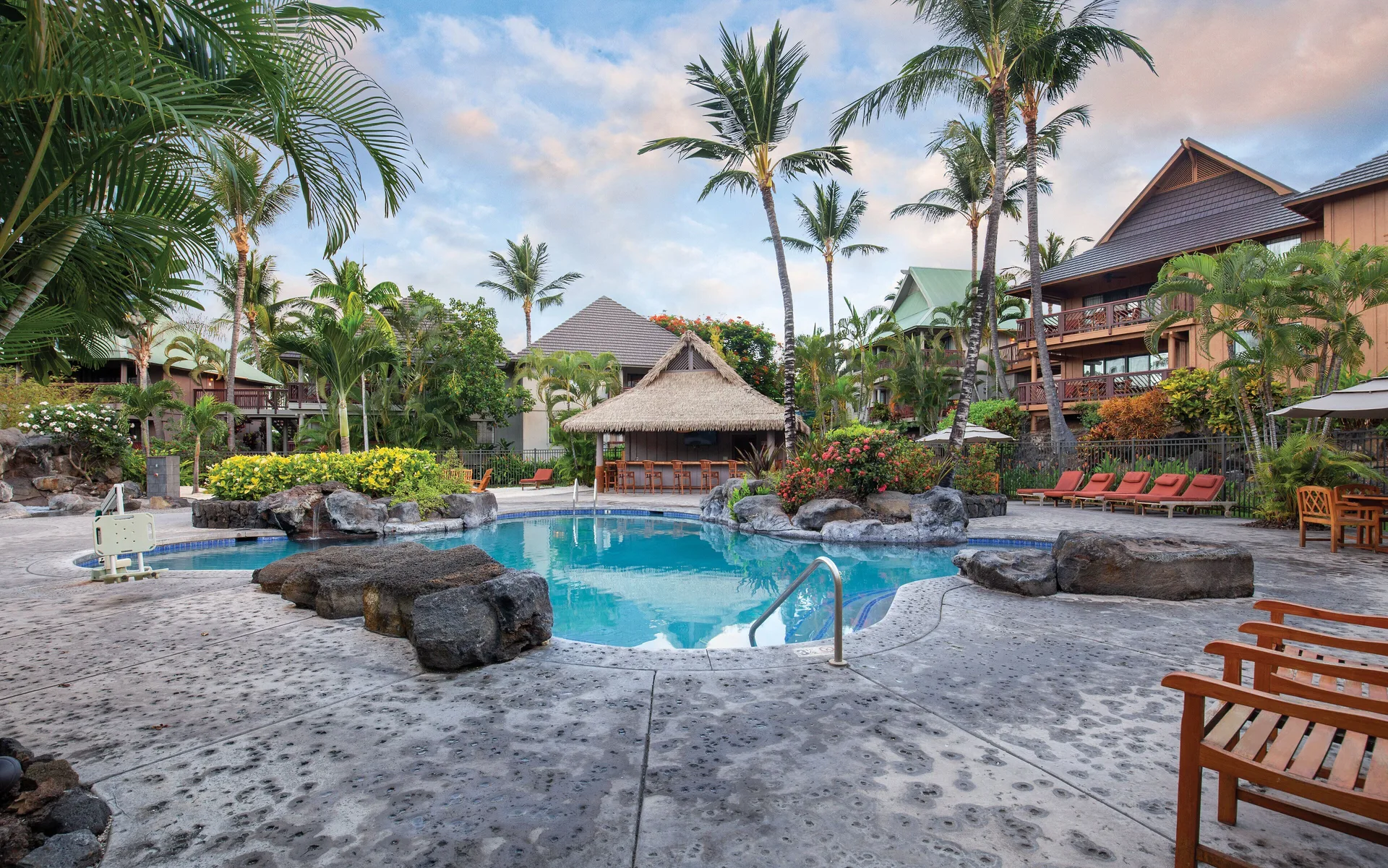 Club Wyndham Kona relaxed Kailua-Kona resort with condo-style accommodations and tropical grounds