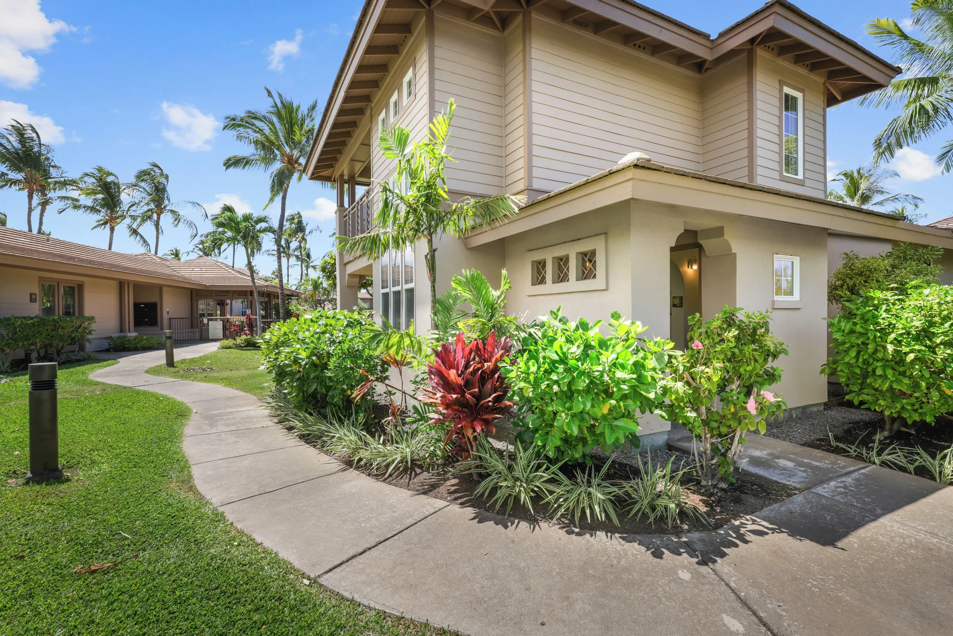 Kohala Coast Vacation Rental by OUTRIGGER residential-style resort rentals near beaches and golf