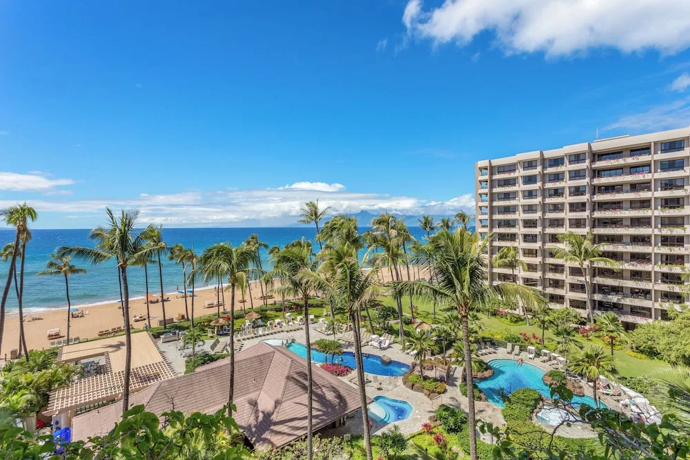 Kaanapali Alii Maui condo resort with spacious residences and Kaanapali Beach location