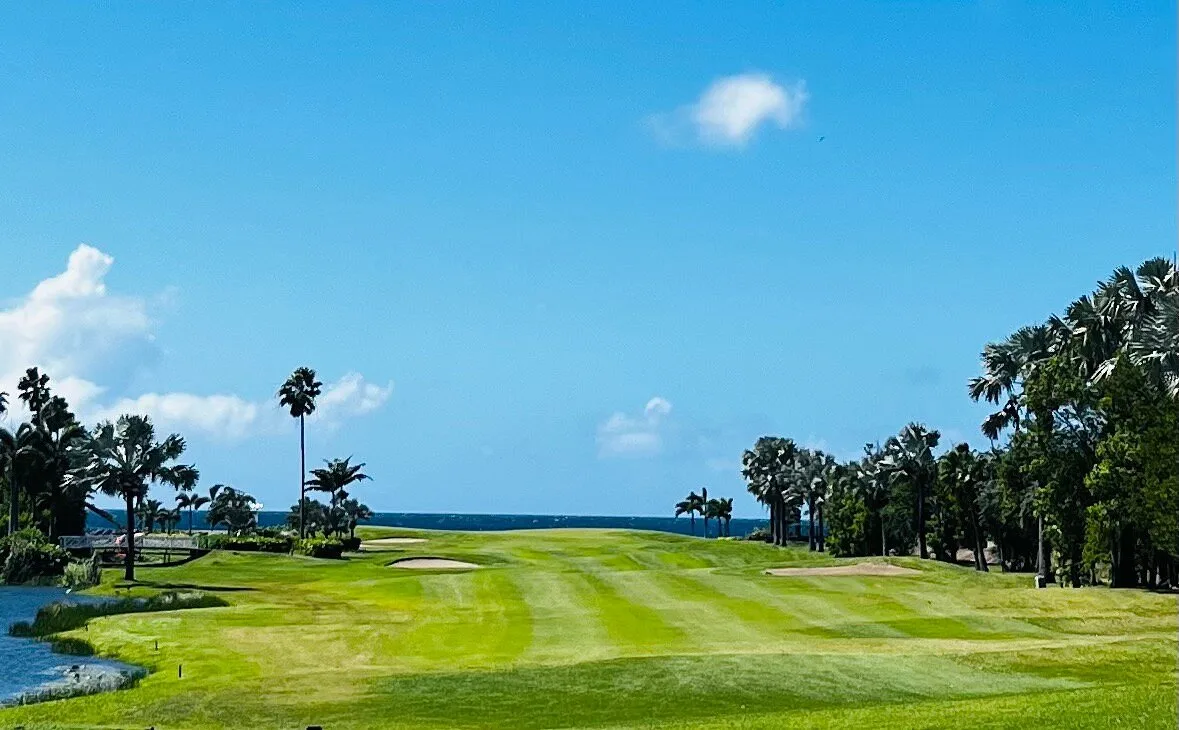 Four Seasons Golf Course 5 Min Walk