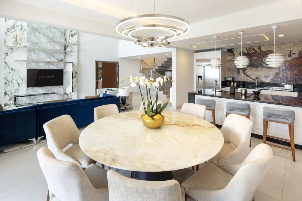 Loft Ocean View dining and kitchen area at Garza Blanca Los Cabos.