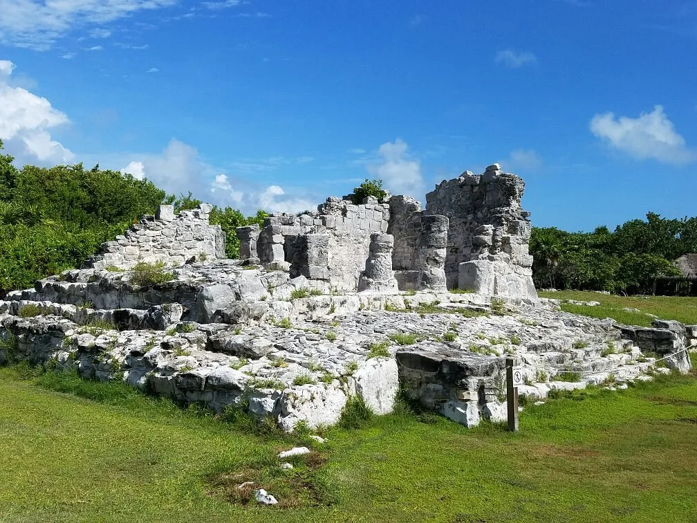 El Rey Archaeological Zone 18 Min Walk