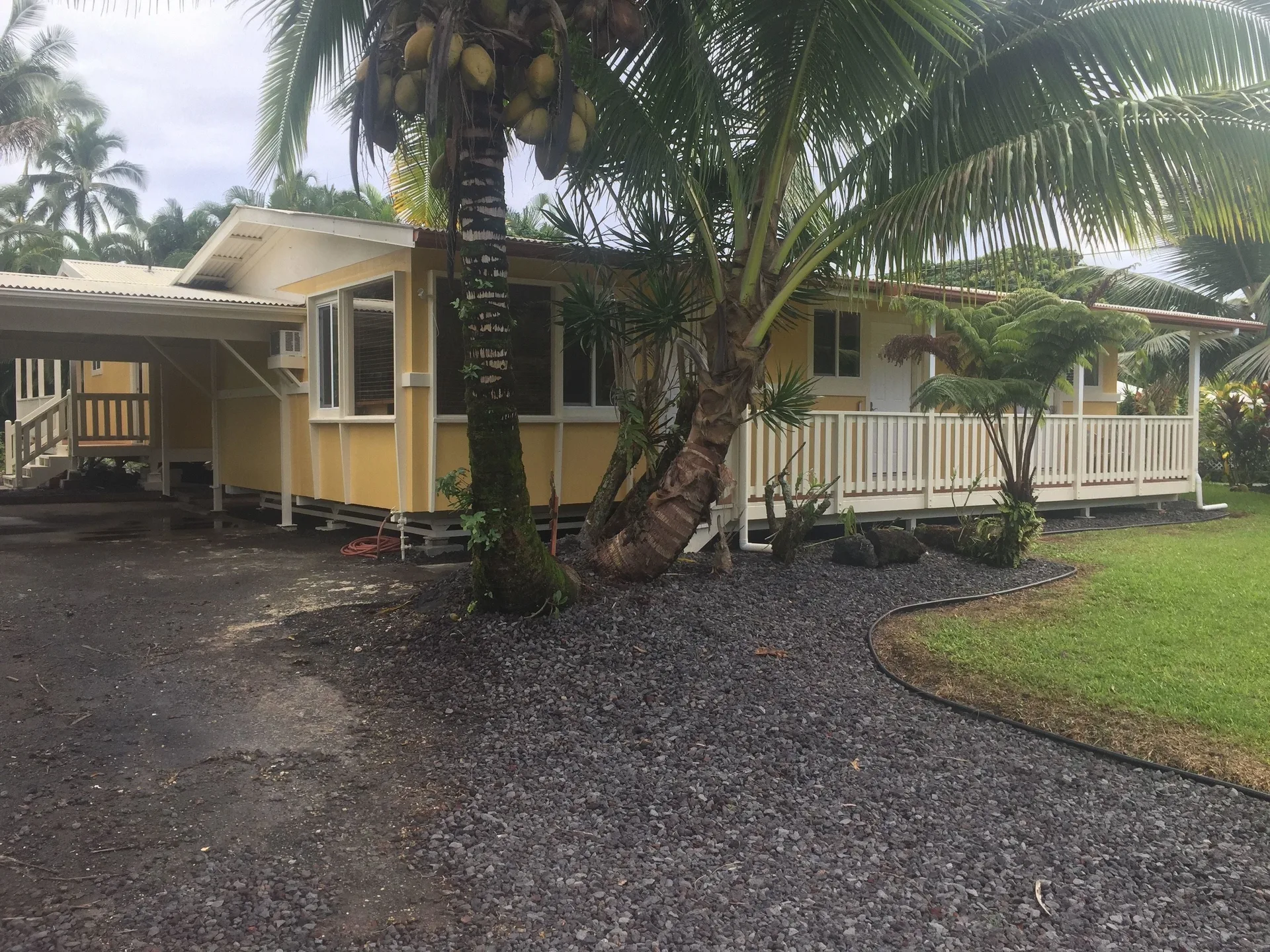 Aarons Cottage casual Hilo cottage lodging with home-like comfort near beaches and local attractions