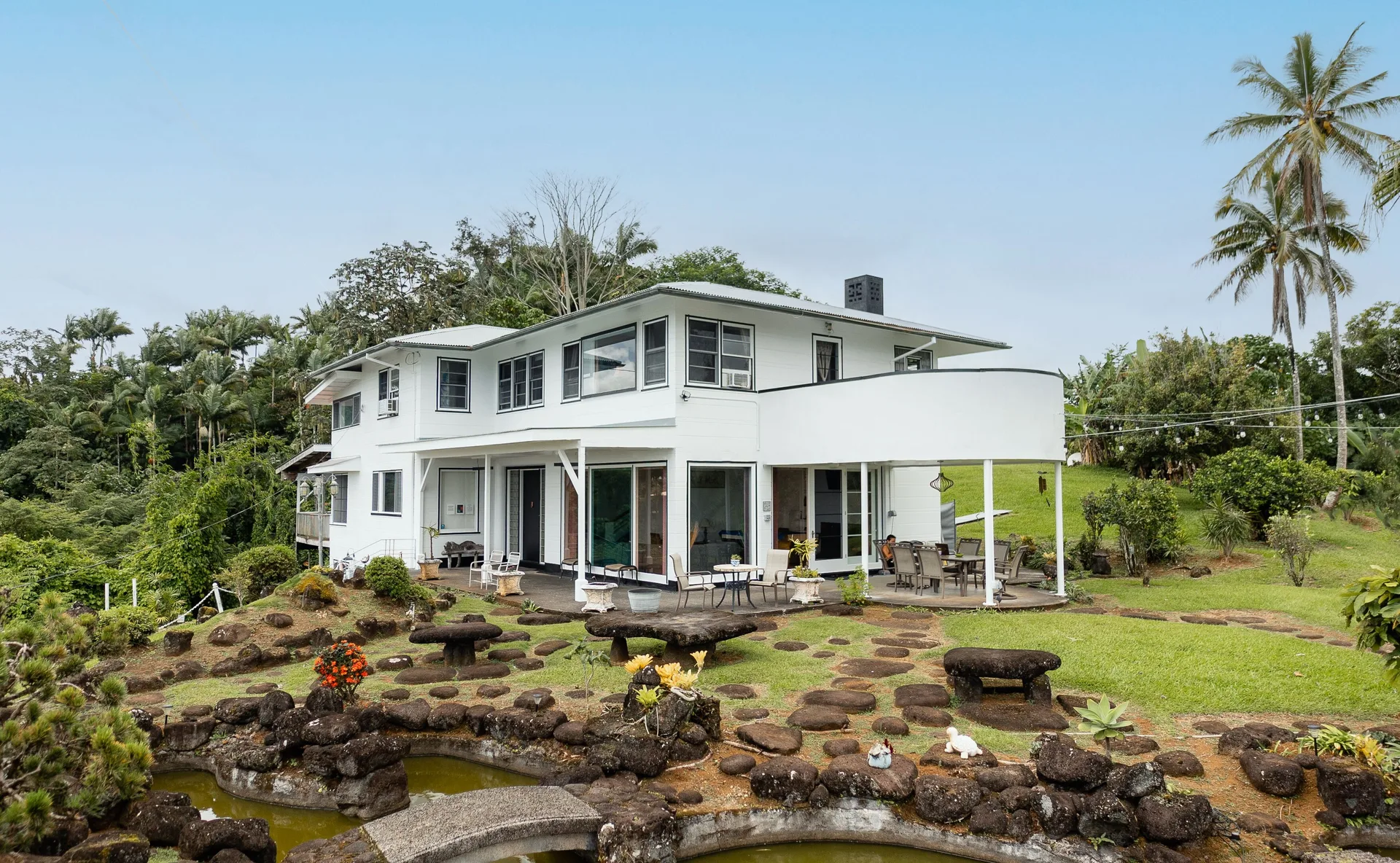 Hilltop Vacation Rental Hilo hillside lodging with residential comfort and elevated town views