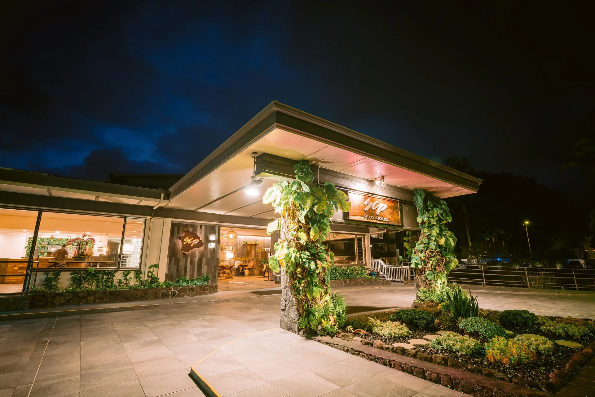 SCP Hilo Hotel eco-conscious Hilo stay with tropical grounds and relaxed Banyan Drive location
