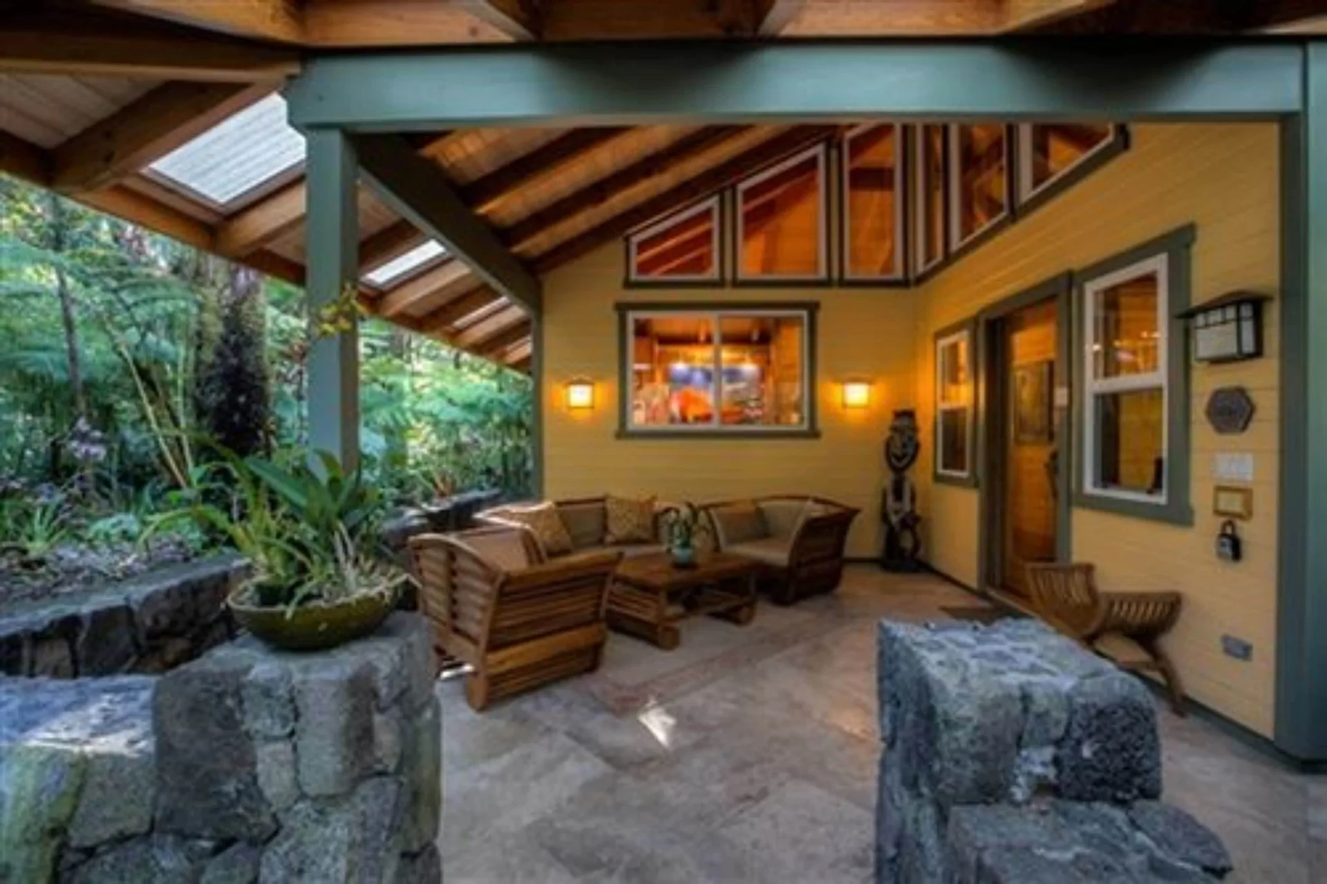 Volcano Mist Cottage romantic rainforest cottage with private hot tub near Hawaii Volcanoes National Park