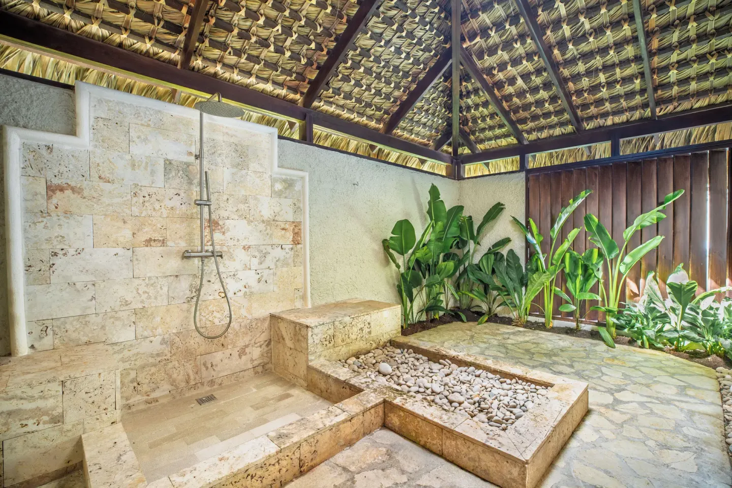 Romance Suite Garden View outdoor shower patio at Grand Palladium Select Bávaro.
