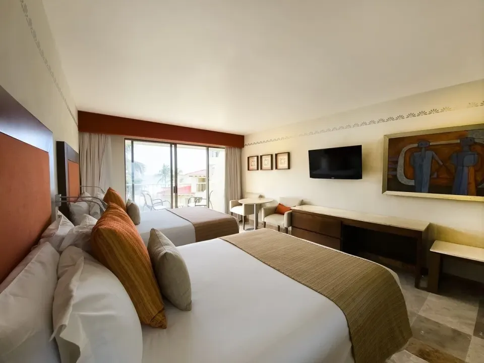 Deluxe Ocean View two beds with balcony light at Grand Park Royal Cancun.