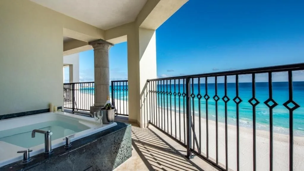 Master Suite terrace with soaking tub and ocean view at Grand Park Royal Cancun.