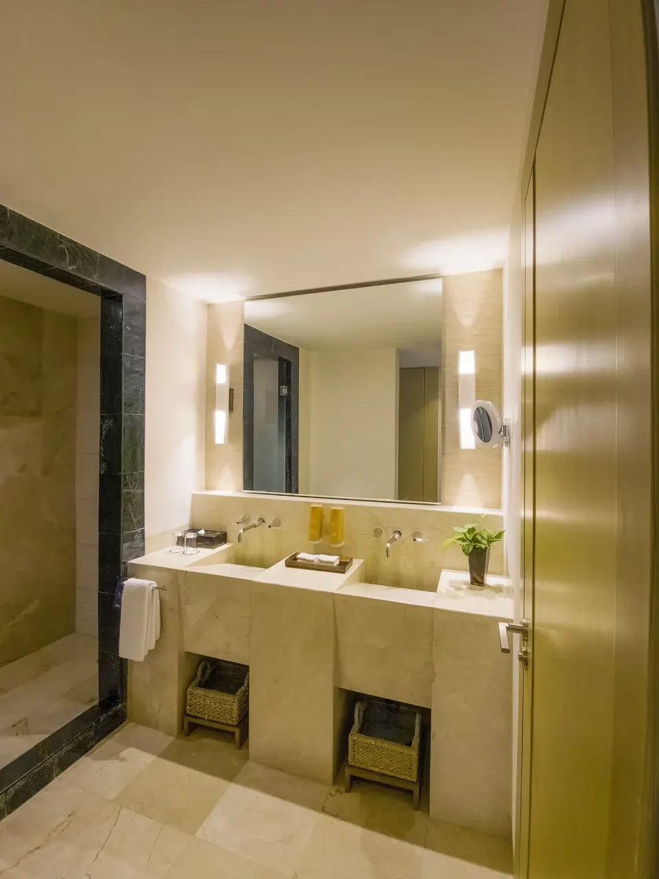 Premier Superior Ocean Front double vanity bathroom at Grand Park Royal Cancun.