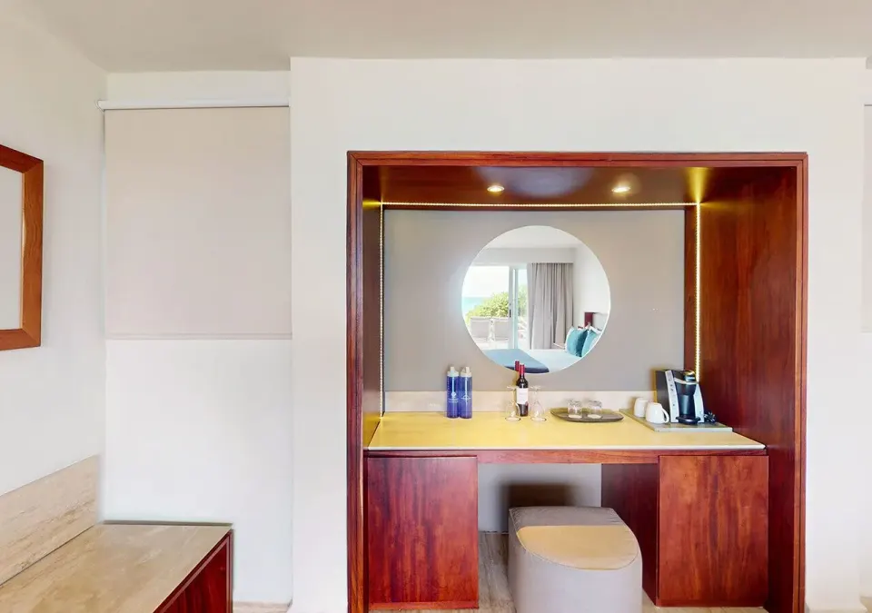 Villa Premier Plungepool Oceanfront vanity and coffee area at Grand Park Royal Cancun.