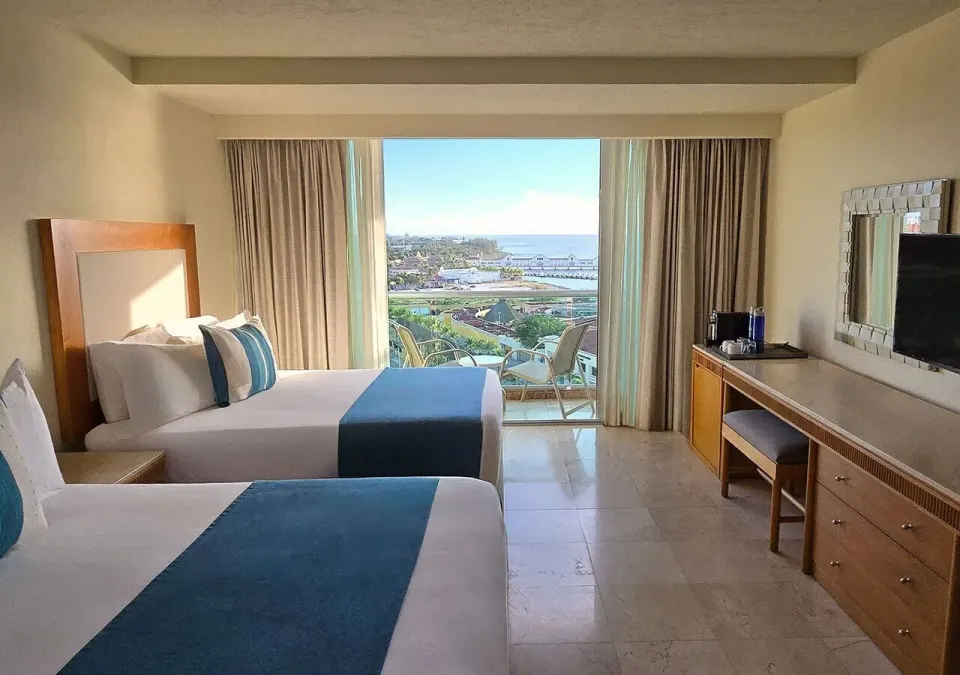 High-floor double room with two beds and sea view at Grand Park Royal Cozumel