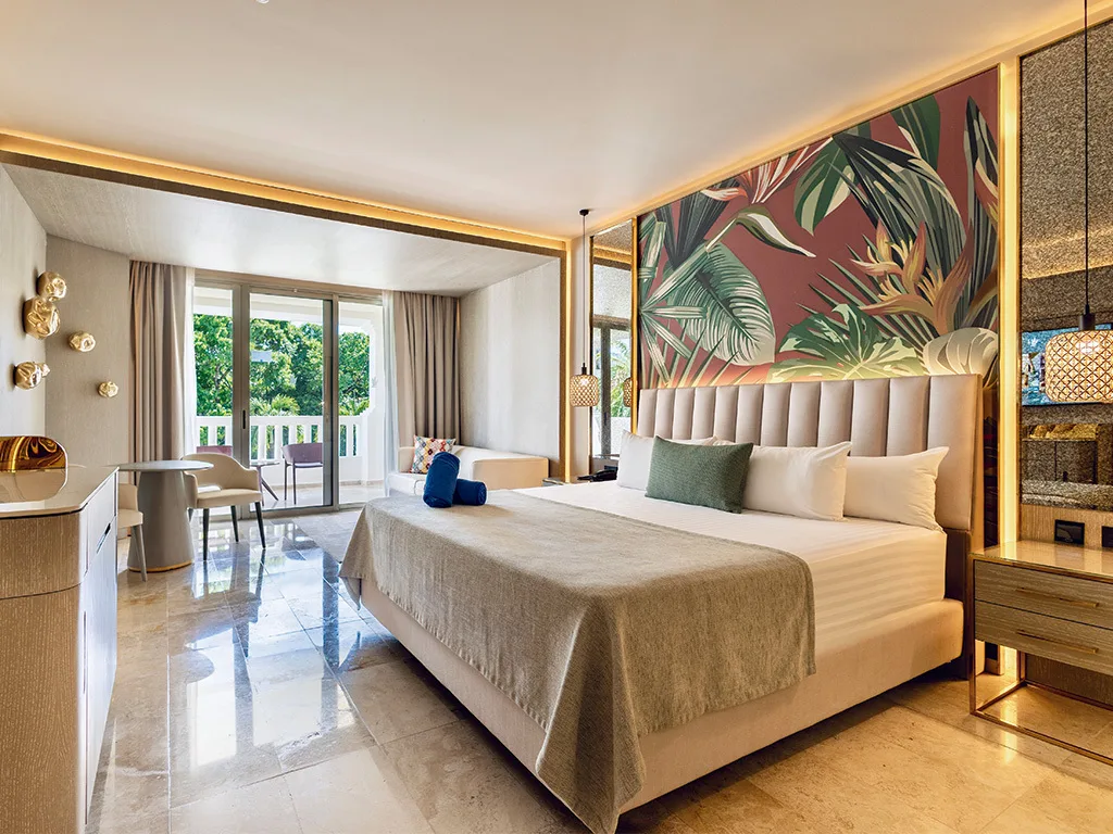 Deluxe Junior Suite Official 1