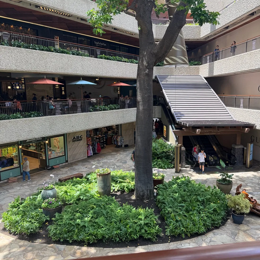 Royal Hawaiian Center 5 Min Walk