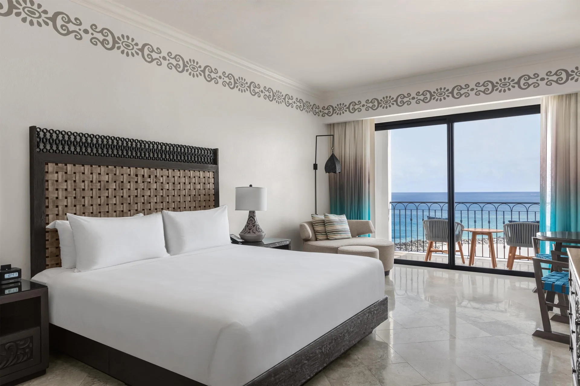 Deluxe oceanfront king room with balcony and sea view at Hilton Los Cabos.