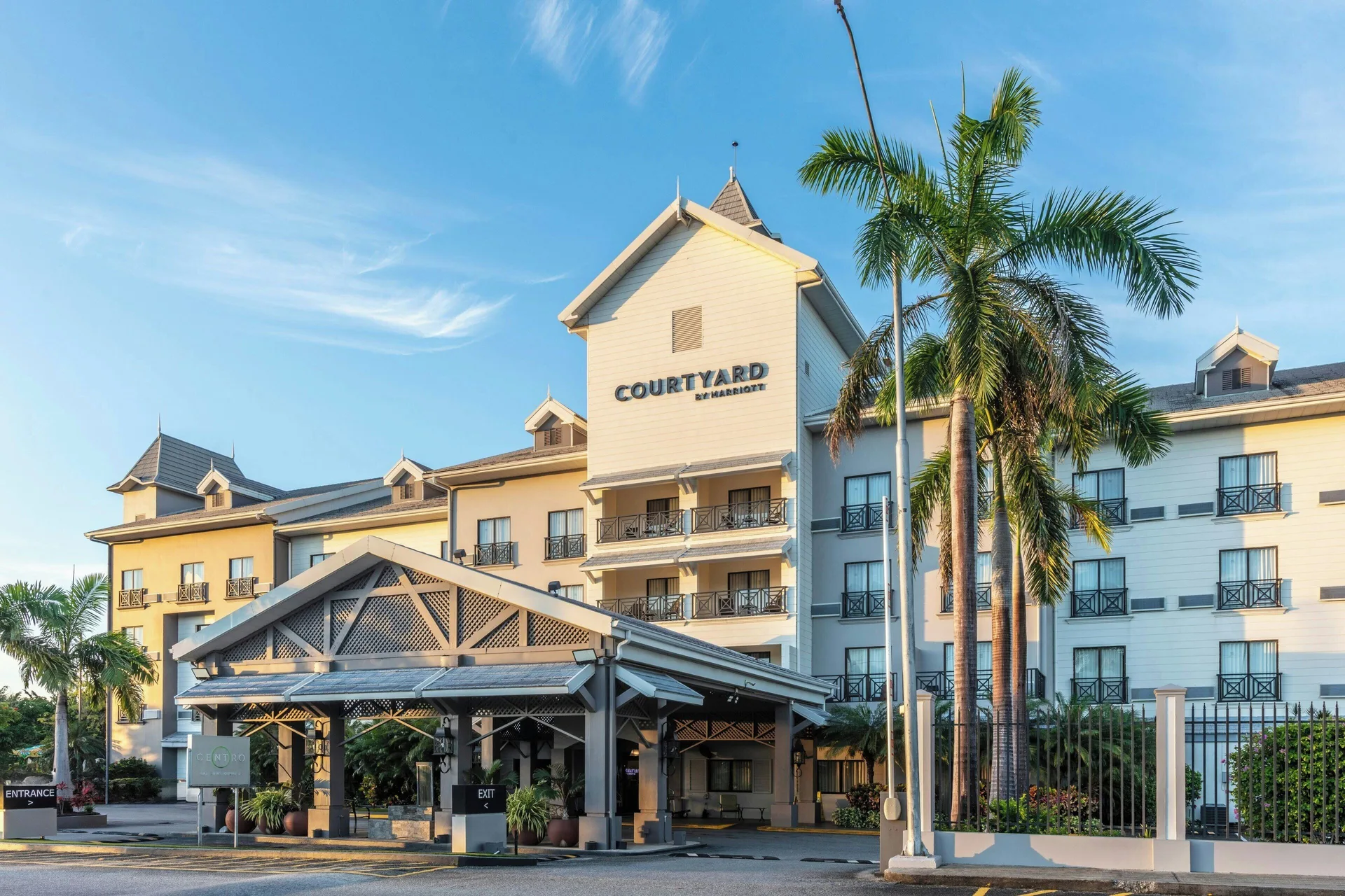 Courtyard Port of Spain business hotel with modern rooms and convenient city access