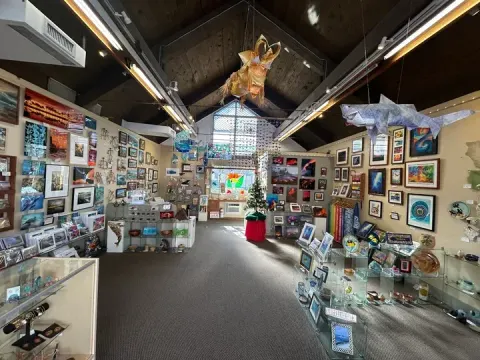 Genesis Gallery 15 Min Walk