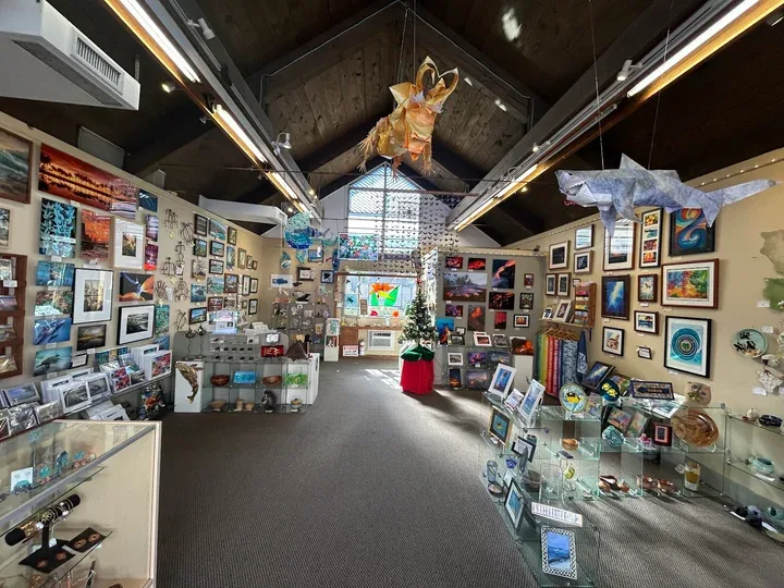 Genesis Gallery 15 Min Walk