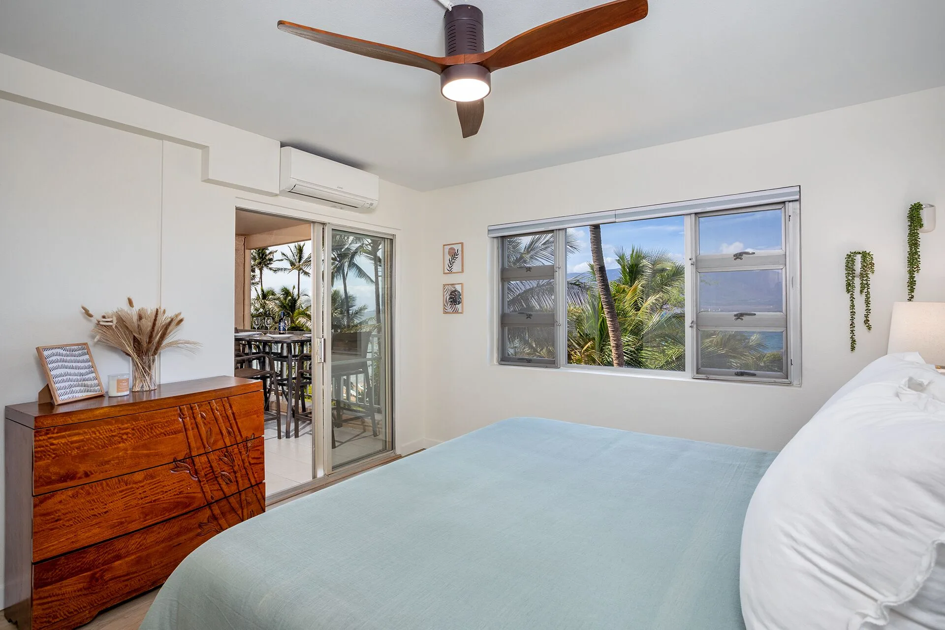 Oceanfront Modern and Elegant Vistas Maui rental with contemporary interiors and ocean views