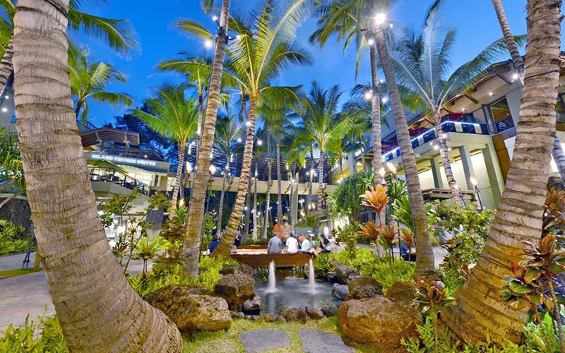 Royal Hawaiian Center 5 Min Walk