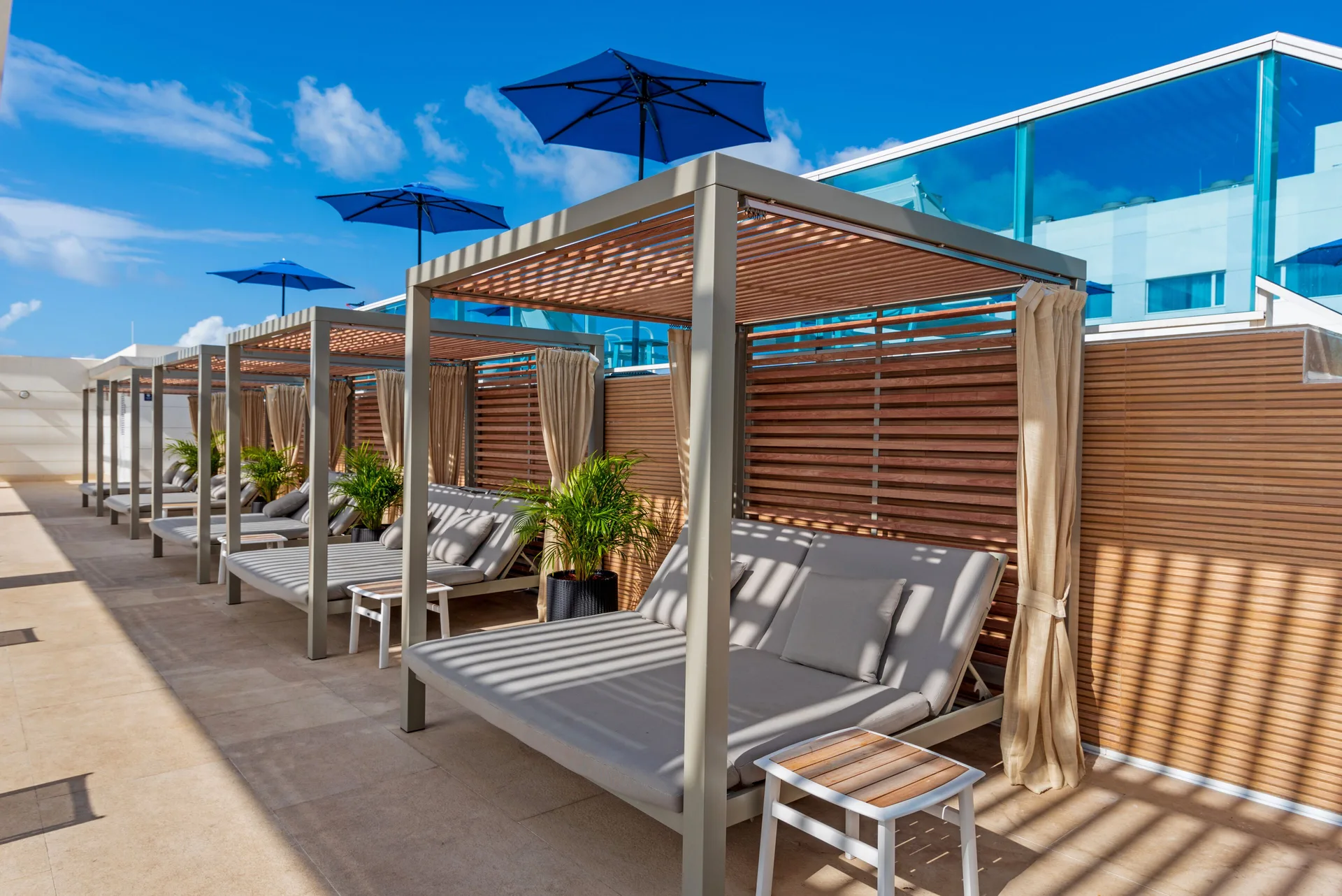 Aquamare Hotel San Andres modern boutique-style hotel with rooftop pool and central location
