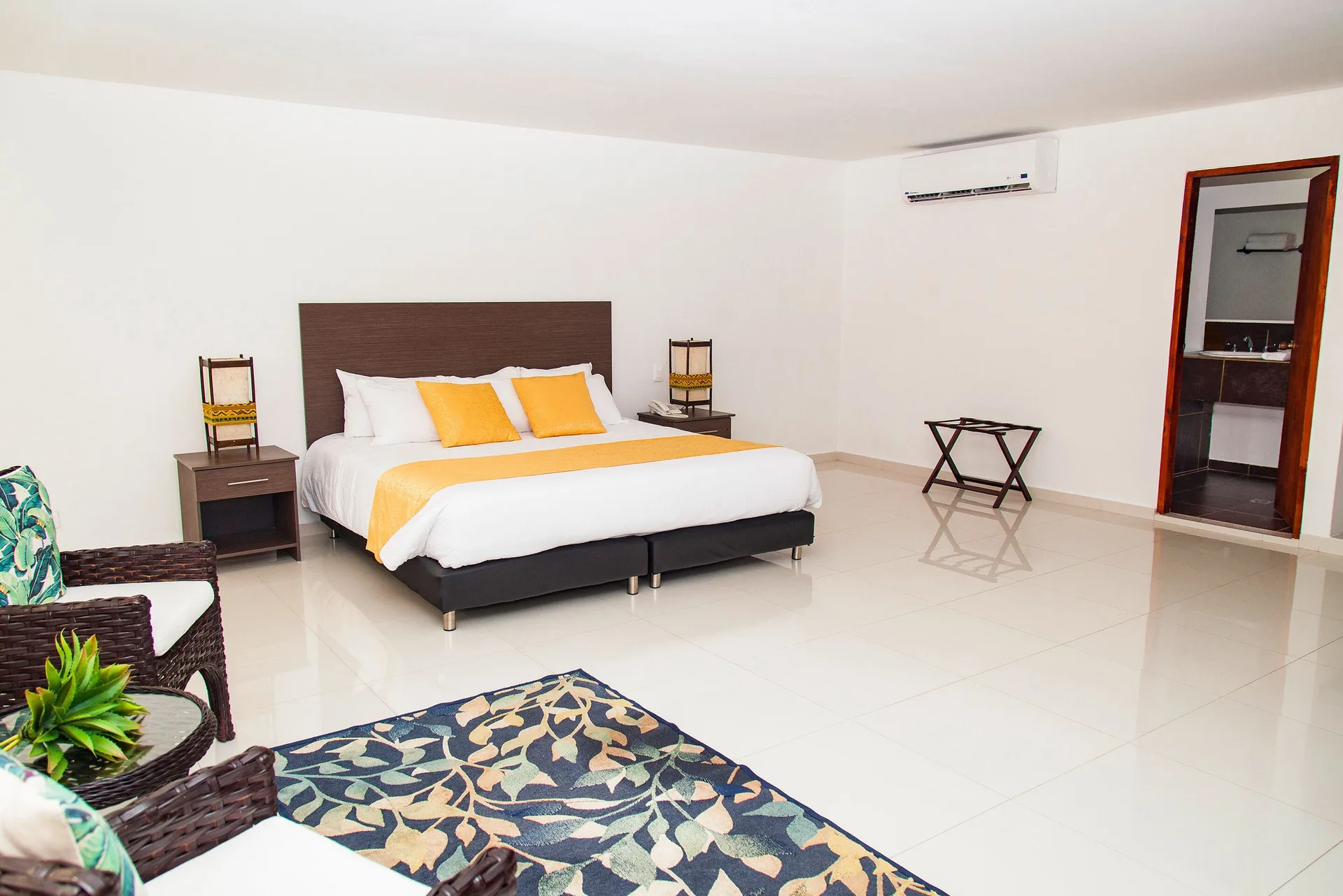 Sol Caribe San Andres all-inclusive hotel with downtown location and island entertainment