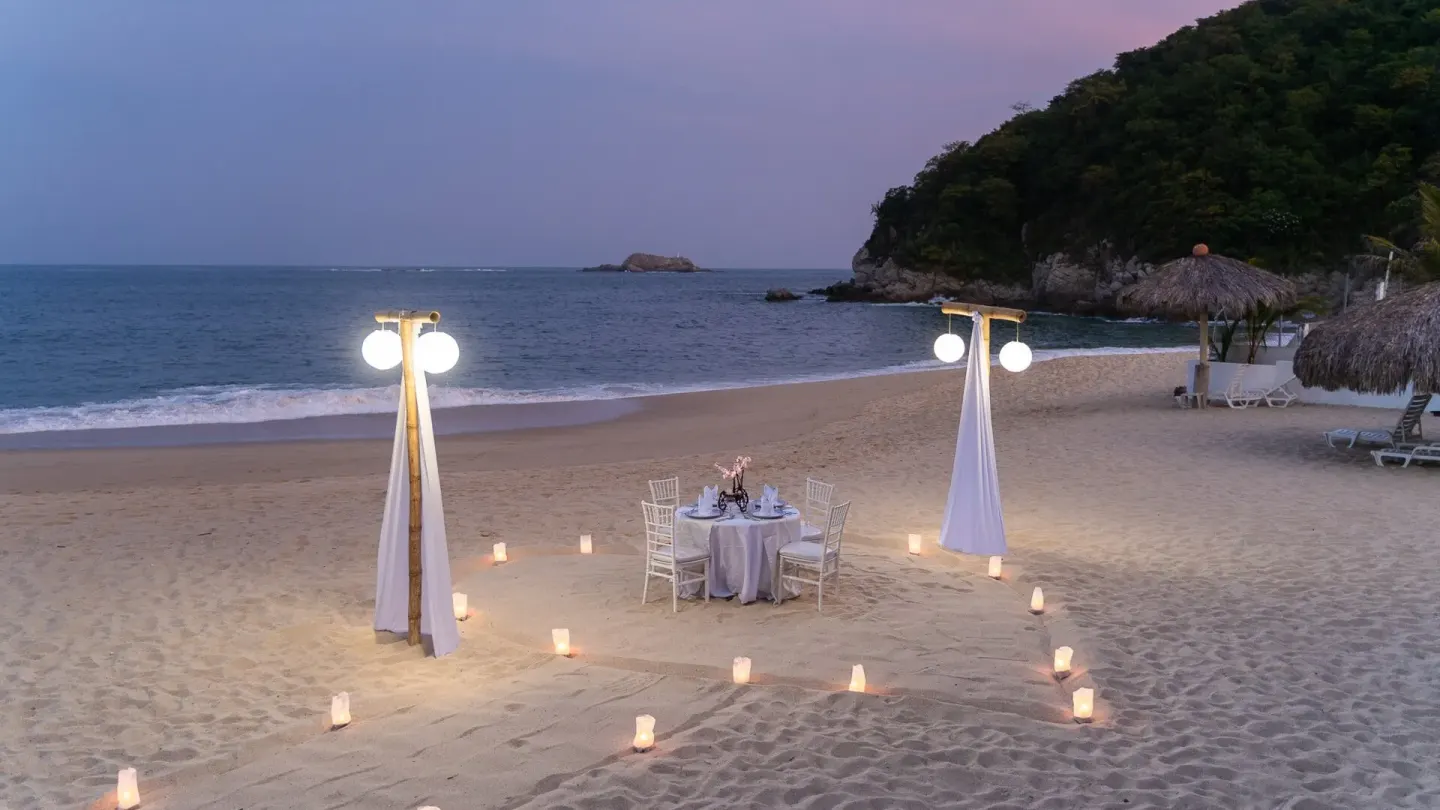 Playa (Beach) Venue at Hotel Castillo Huatulco & Beach Club