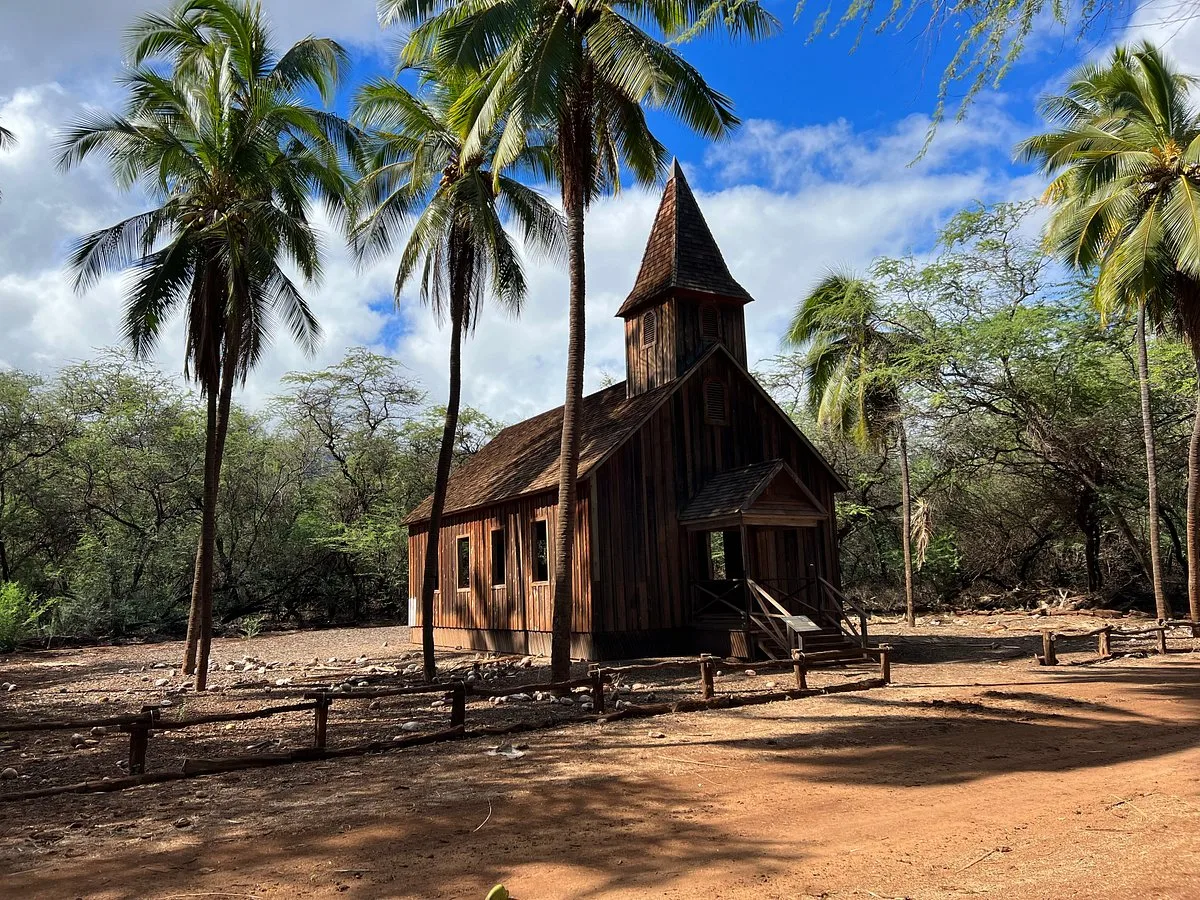 Hawaiian Church 10 Min Walk