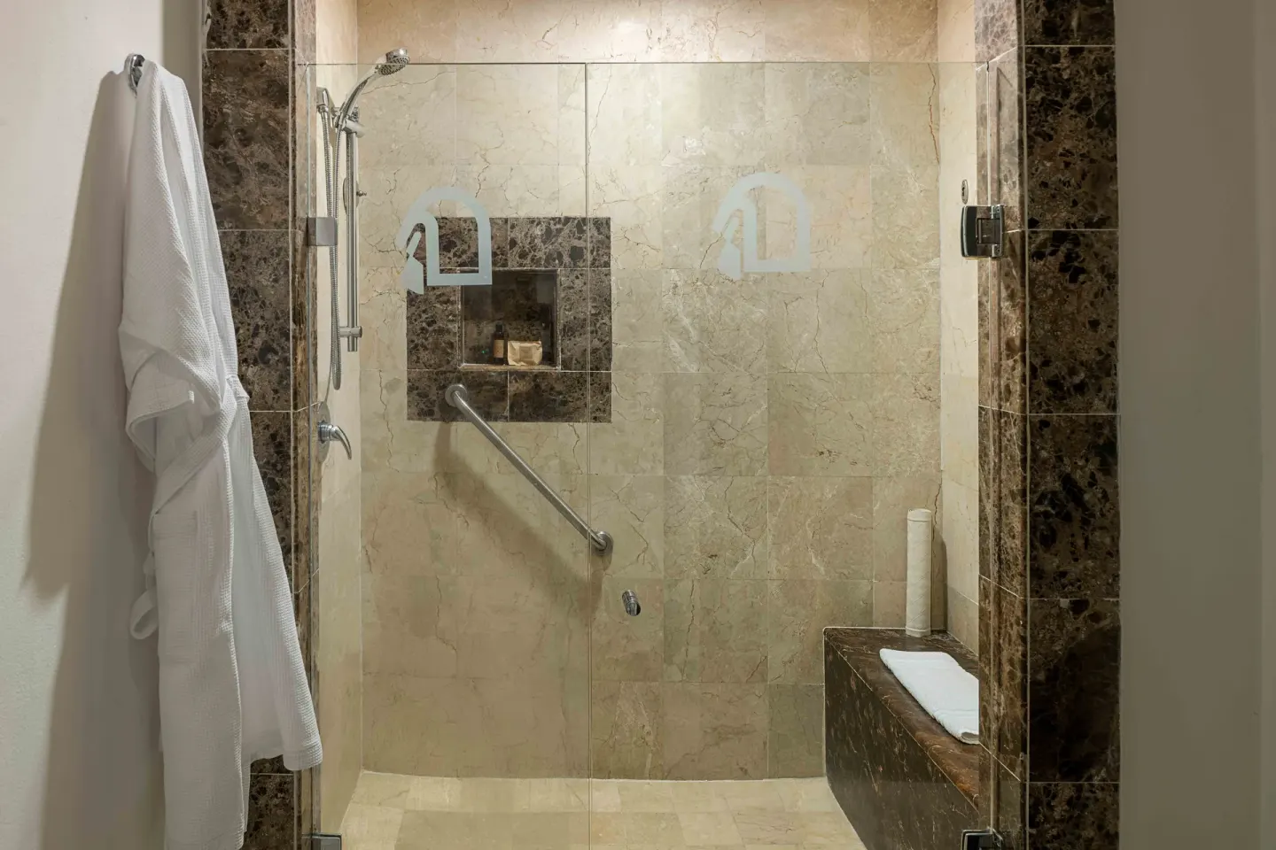 Three Bedroom Suite Platinum Official 1