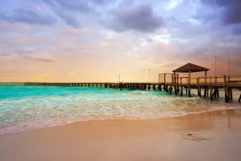 Caracol Beach 5 Min Walk
