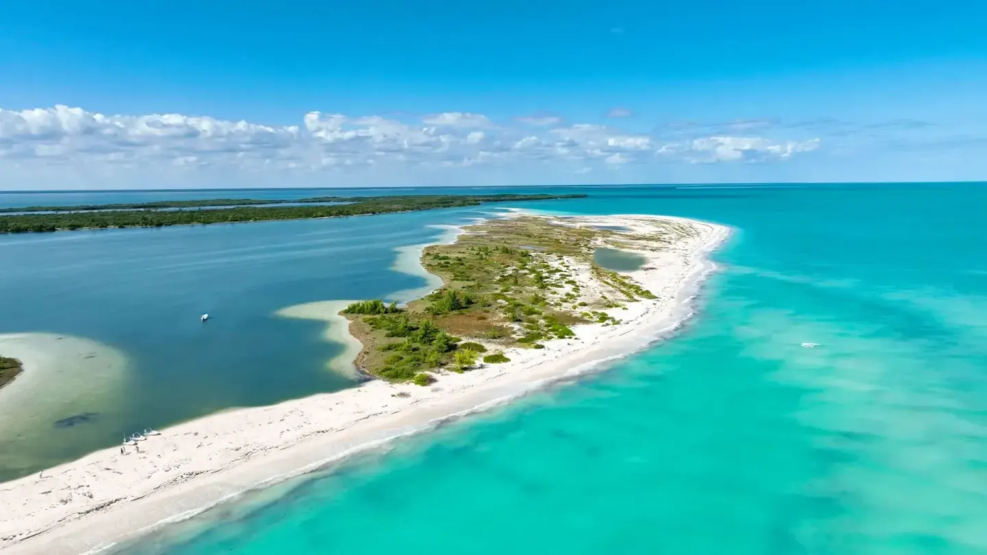 Mujeres Beach 5 Min Drive