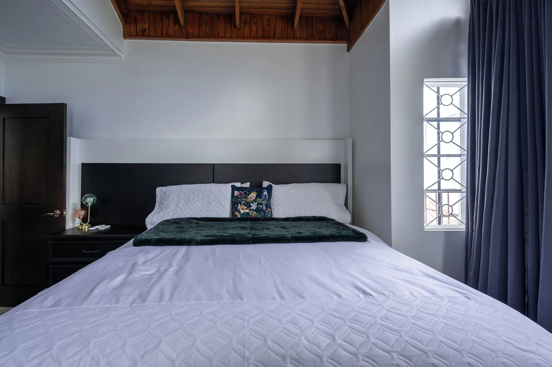 Awaii Jamaica accommodation with tropical setting, relaxed design and peaceful island atmosphere