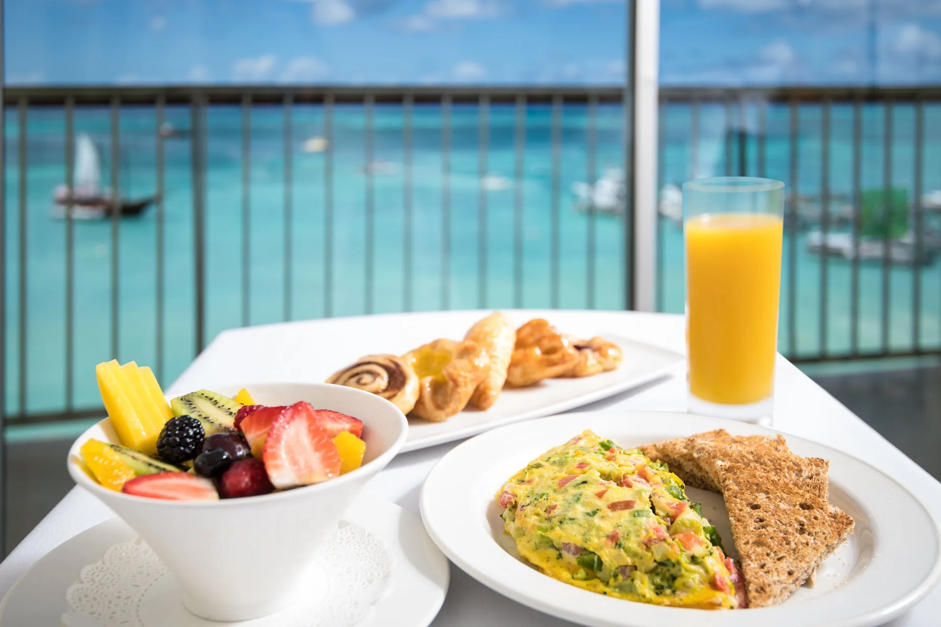 Holiday Inn Resort Aruba Beach Resort and Casino Palm Beach hotel with family-friendly beachfront setting