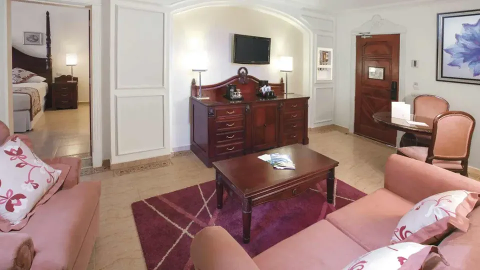 Ocean View Jacuzzi Suite Official 4