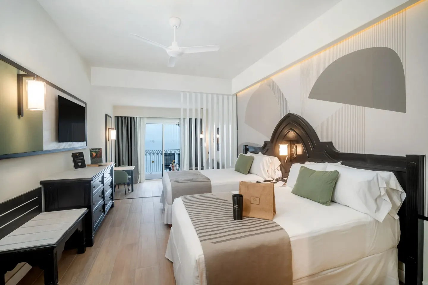Junior Suite Ocean View two beds and balcony at Hotel Riu Palace Pacifico.