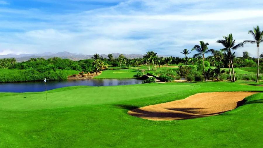 Flamingos Golf Club 5 Min Drive