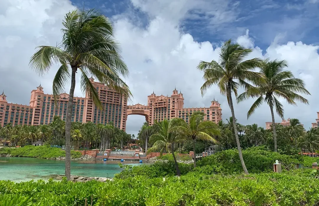 Paradise Lagoon Beach North 10 Min Walk