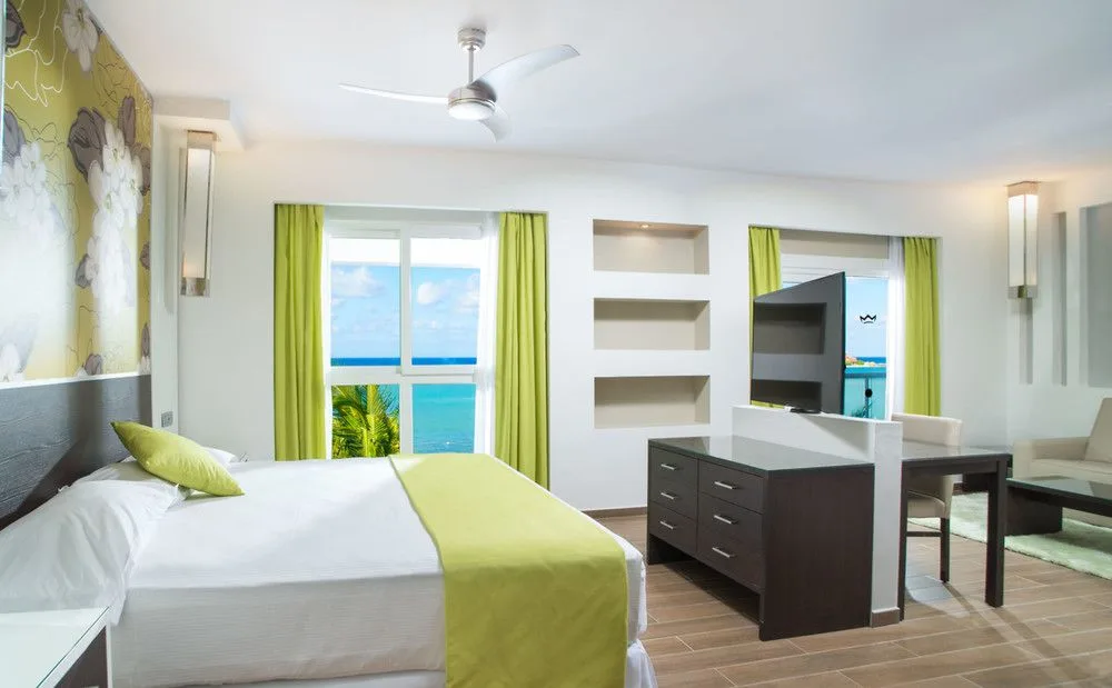Sea View Junior Suite Official 3