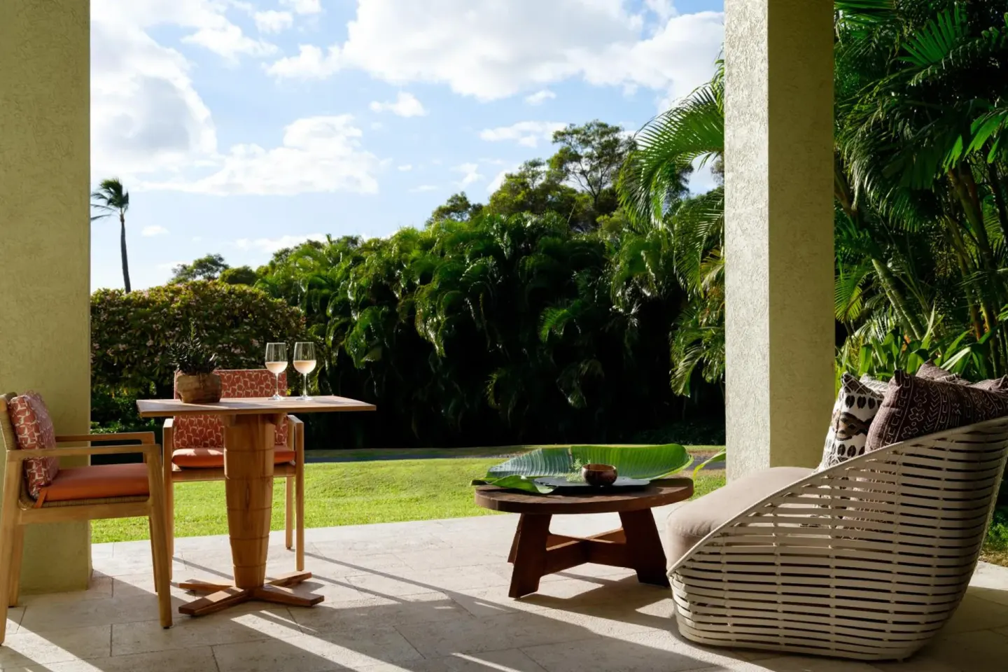 Garden View One Bedroom Suite lanai with lounge seating and garden lawn at Hotel Wailea.