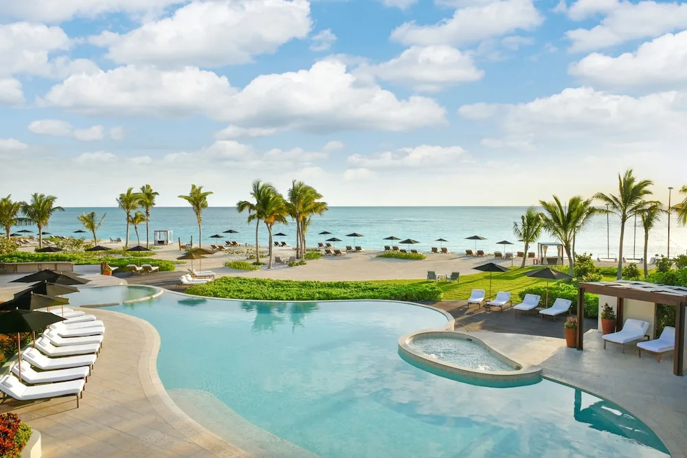 Rosewood Mayakoba ultra-luxury resort in Playa del Carmen with lagoon setting, private plunge pools, and refined five-star service.
