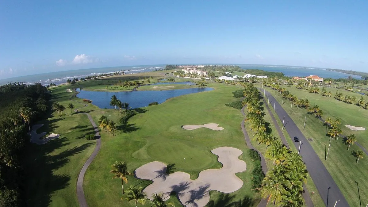 Coco Beach Golf And Country Club 1 Min Drive