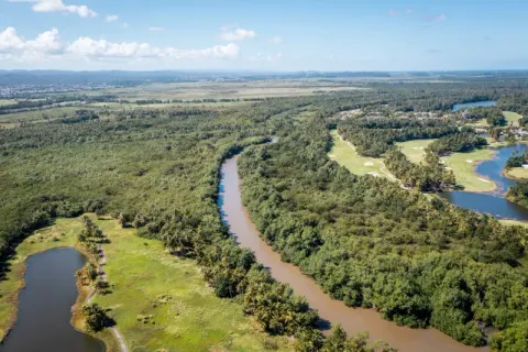 Espiritu Santo River Nature Reserve 5 Min Drive
