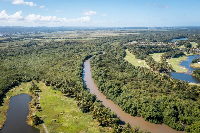 Espiritu Santo River Nature Reserve 5 Min Drive