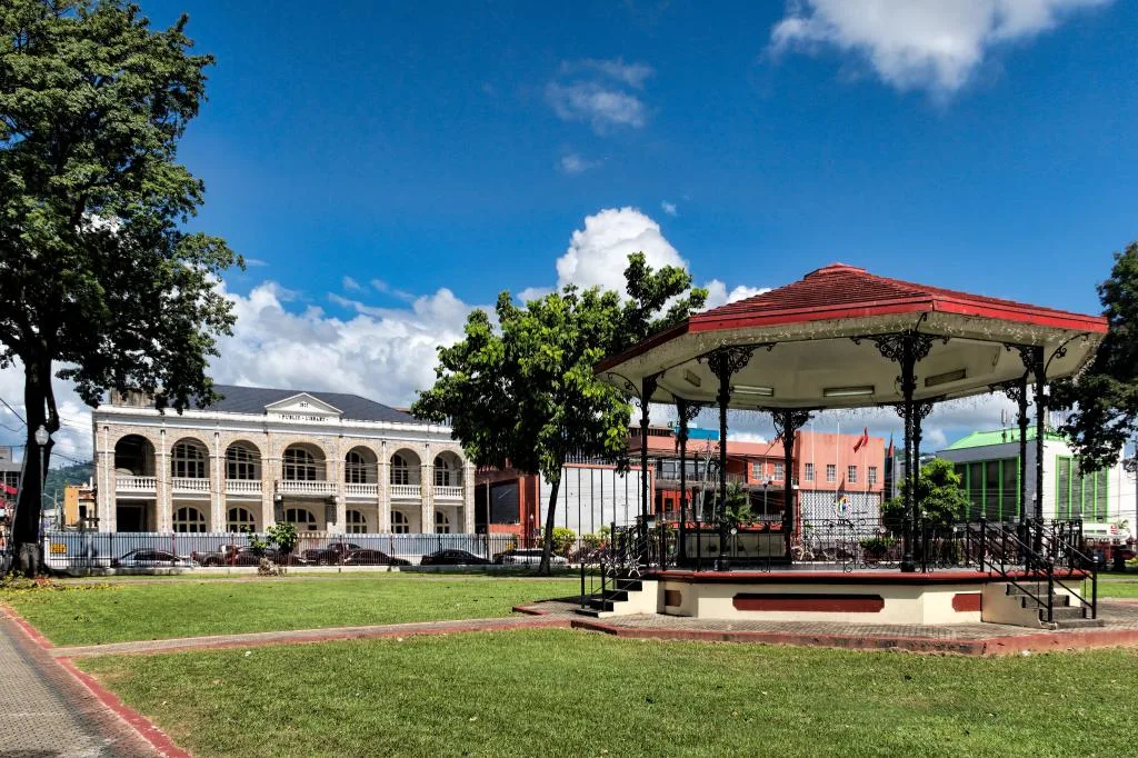 Woodford Square 5 Min Walk