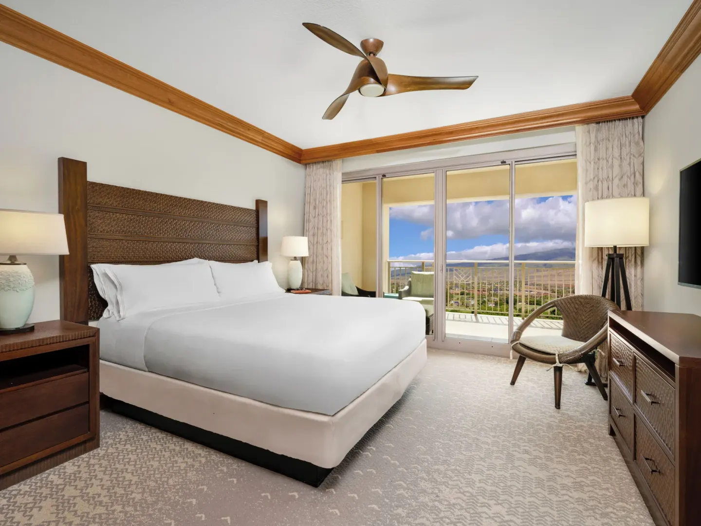 King bedroom with balcony view at Hyatt Vacation Club at Ka'anapali Beach.