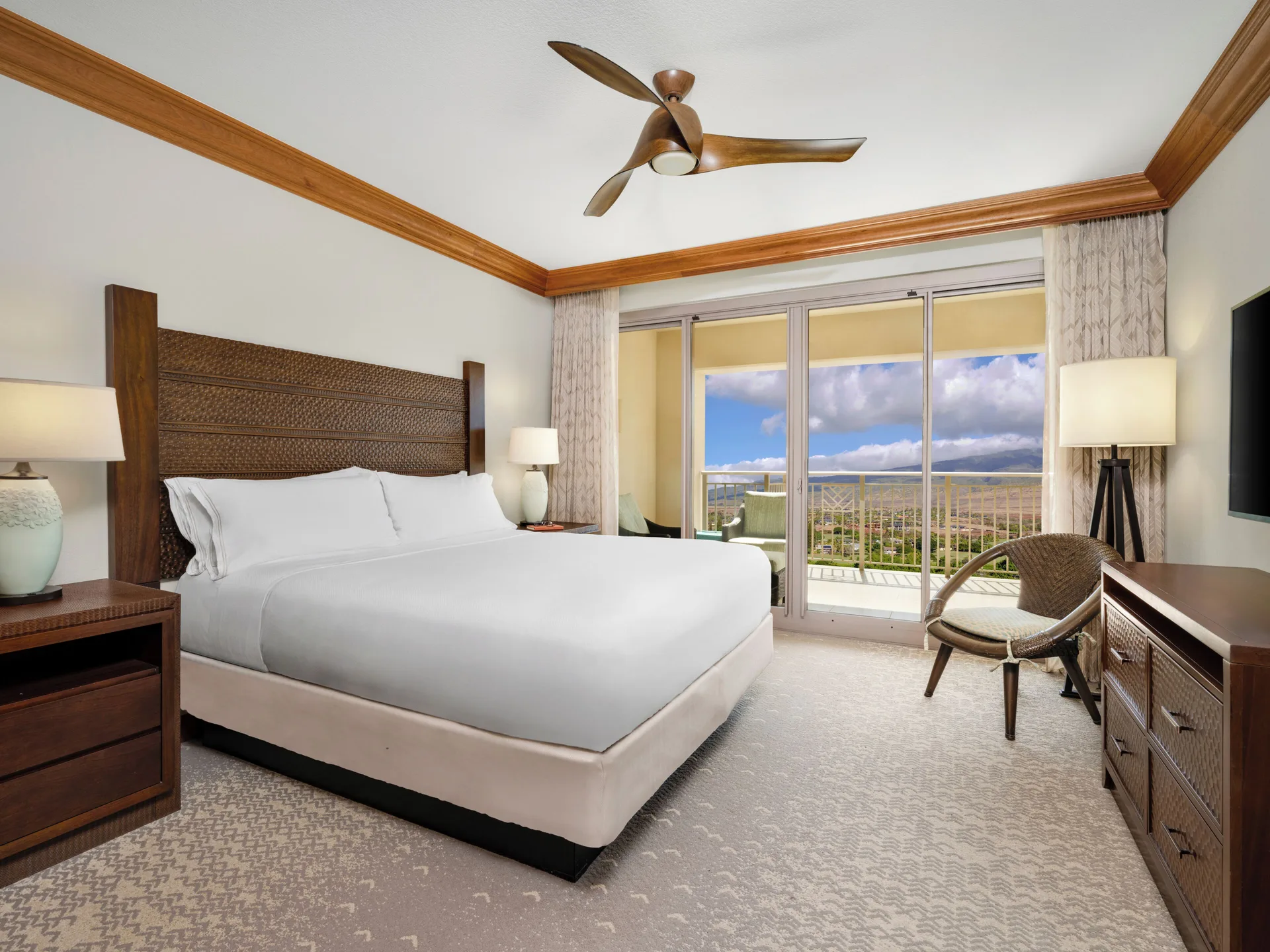 King bedroom with balcony view at Hyatt Vacation Club at Ka'anapali Beach.