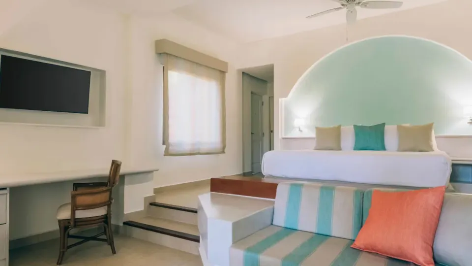 Junior Suite Pool Access Room Official 1