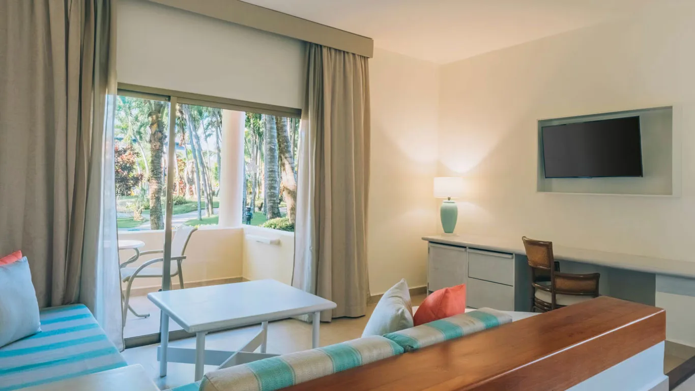 Junior Suite Pool Access Room Official 2