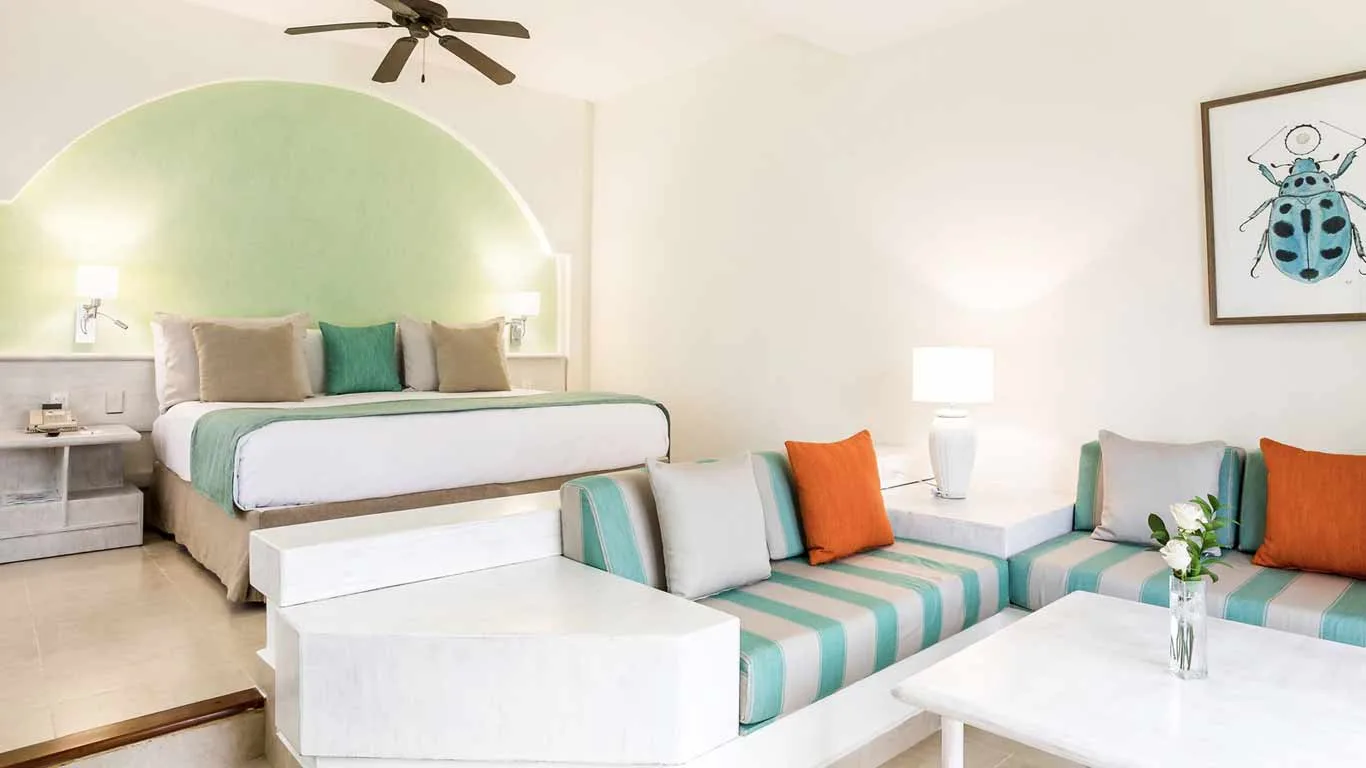 Junior Suite Pool Access Room Official 3